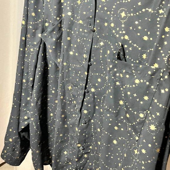 TORRID LONG SLEEVE STAR SIZE 4 - Picture 3 of 5